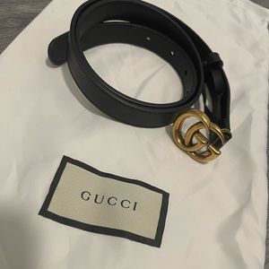 Gucci small GG symbol belt. Gucci 75-30 black leather belt